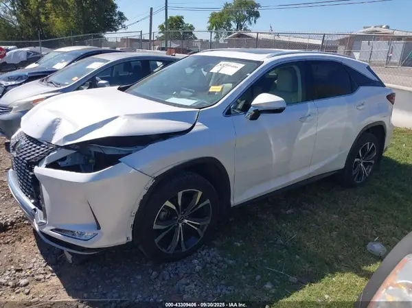 2T2HZMAA3NC232639 2022 LEXUS RX - Image 2