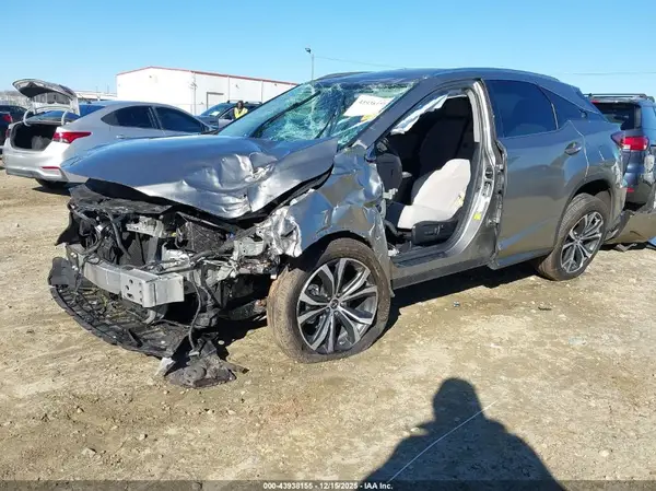 2T2HZMAA3NC238523 2022 LEXUS RX - Image 2