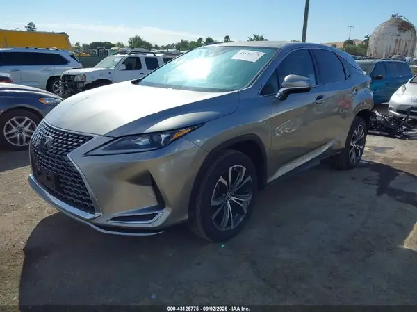 2T2HZMAA4NC230155 2022 LEXUS RX - Image 2