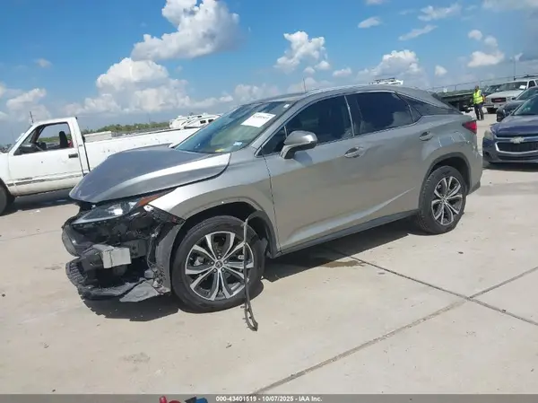 2T2HZMAA4NC236716 2022 LEXUS RX - Image 2