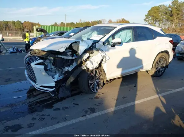 2T2HZMAA4NC259039 2022 LEXUS RX - Image 2
