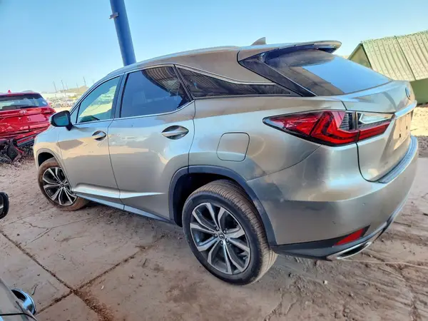 2T2HZMAA6MC183550 2021 LEXUS RX - Image 2