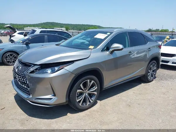 2T2HZMAA6MC196394 2021 LEXUS RX - Image 2