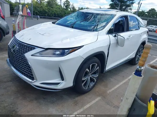 2T2HZMAA6MC209595 2021 LEXUS RX - Image 2