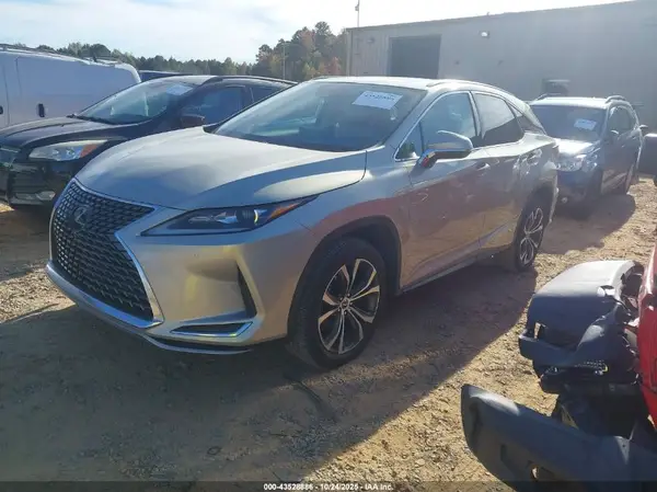 2T2HZMAA6MC215283 2021 LEXUS RX - Image 2