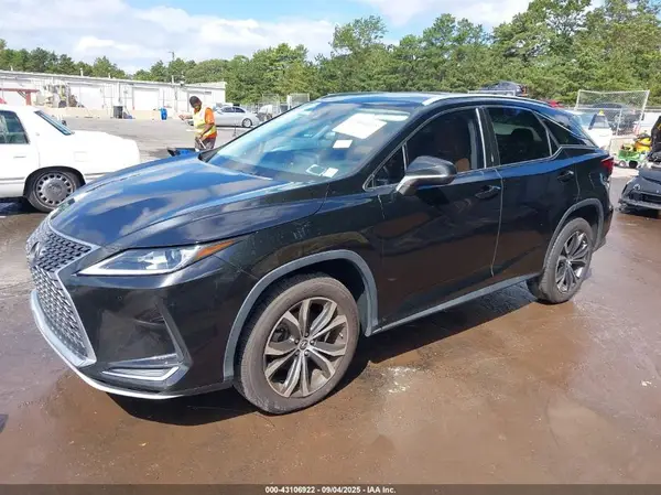 2T2HZMAA8MC211879 2021 LEXUS RX - Image 2