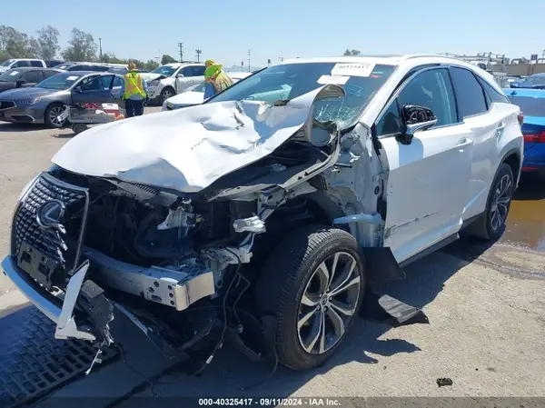 2T2HZMAA8NC234807 2022 LEXUS RX - Image 2