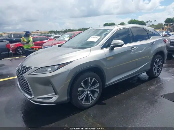 2T2HZMAA9LC178812 2020 LEXUS RX - Image 2