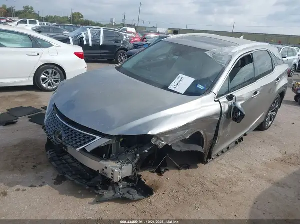 2T2HZMAA9NC228322 2022 LEXUS RX - Image 2