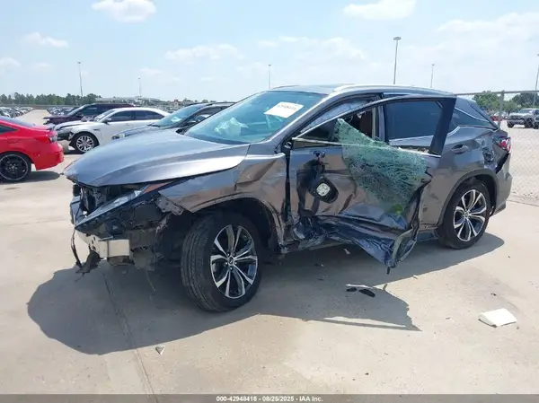 2T2HZMAAXMC200625 2021 LEXUS RX - Image 2