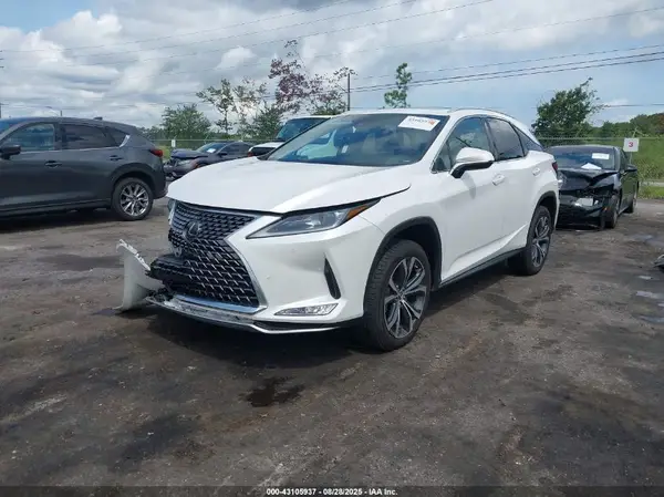 2T2HZMAAXNC256033 2022 LEXUS RX - Image 2