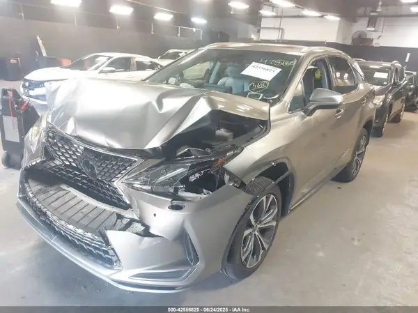 2T2HZMDA0LC241565 2020 LEXUS RX - Image 2