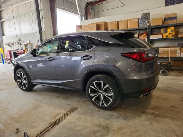 2T2HZMDA0NC352071 2022 LEXUS RX - Image 2