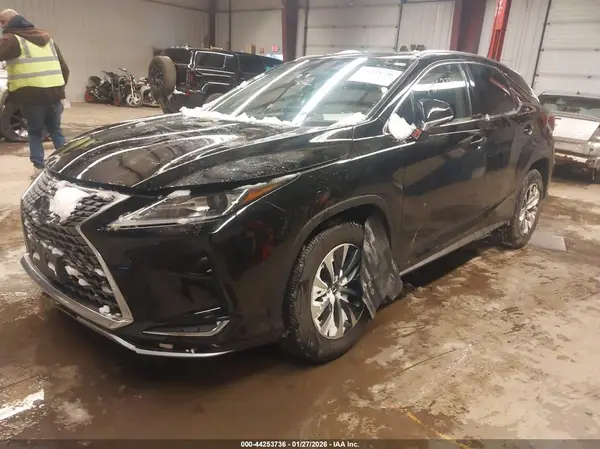 2T2HZMDA1LC232826 2020 LEXUS RX - Image 2