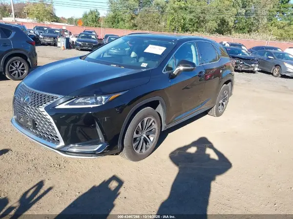 2T2HZMDA1MC262216 2021 LEXUS RX - Image 2