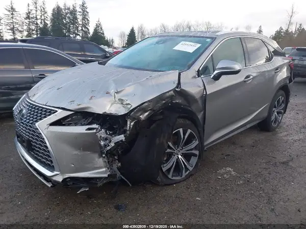 2T2HZMDA1NC364293 2022 LEXUS RX - Image 2