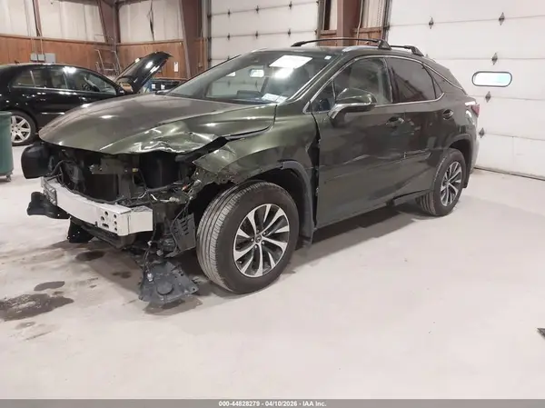 2T2HZMDA2NC328984 2022 LEXUS RX - Image 2