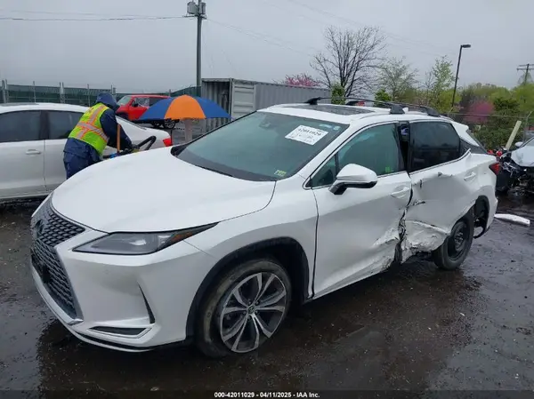 2T2HZMDA3MC266624 2021 LEXUS RX - Image 2