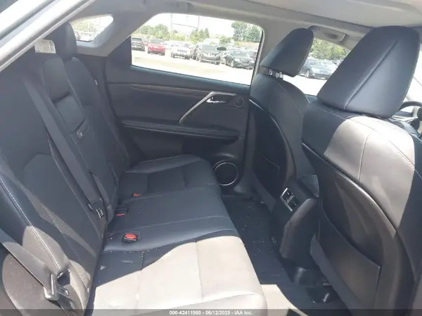 2T2HZMDA5NC333130 2022 LEXUS RX - Image 8