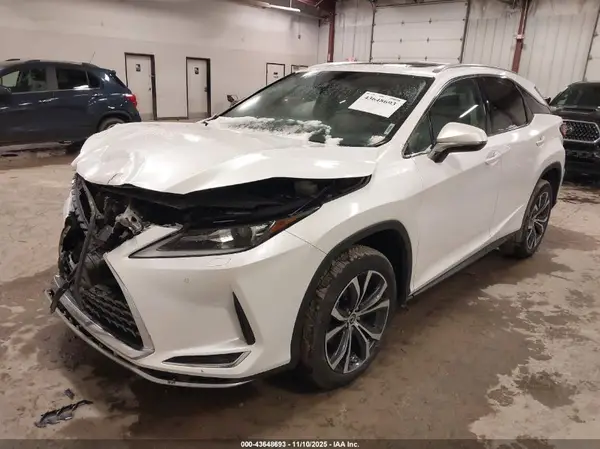 2T2HZMDA6NC310908 2022 LEXUS RX - Image 2