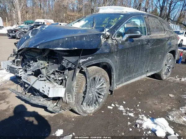2T2HZMDA6NC318815 2022 LEXUS RX - Image 2