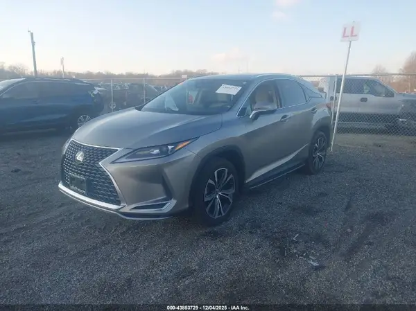 2T2HZMDA6NC357839 2022 LEXUS RX - Image 2