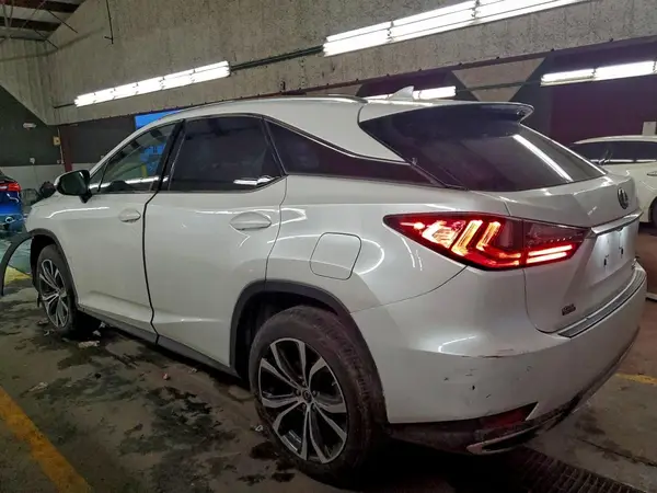 2T2HZMDA8MC269521 2021 LEXUS RX - Image 2