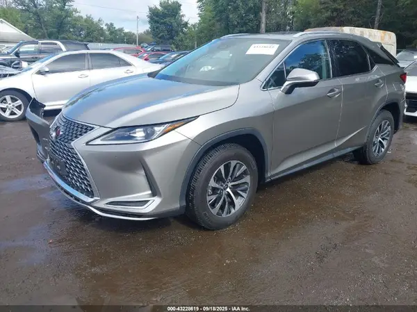 2T2HZMDA8MC270216 2021 LEXUS RX - Image 2