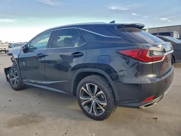 2T2HZMDA8MC301240 2021 LEXUS RX - Image 2
