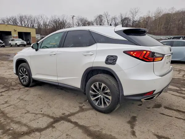 2T2HZMDA8NC348317 2022 LEXUS RX - Image 2