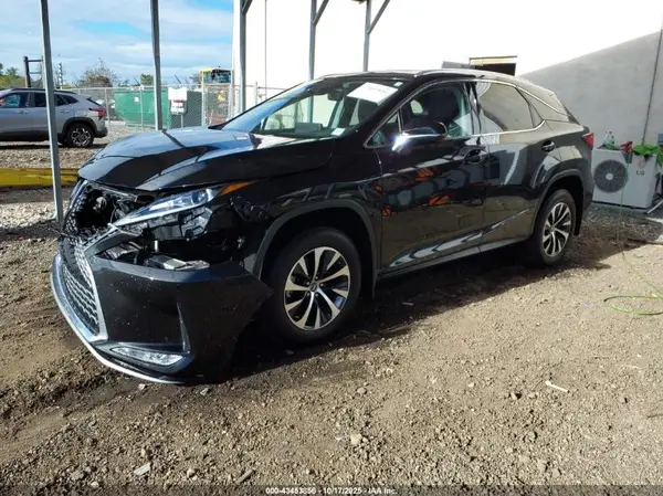 2T2HZMDA8NC353629 2022 LEXUS RX - Image 2