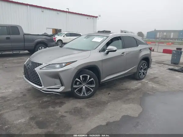 2T2HZMDA8NC368583 2022 LEXUS RX - Image 2