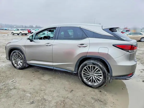2T2JGMDA1NC080556 2022 LEXUS RX - Image 2