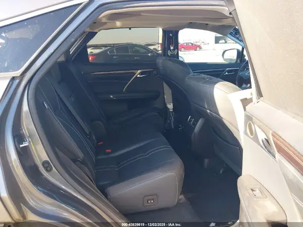 2T2JGMDA3NC085550 2022 LEXUS RX - Image 8