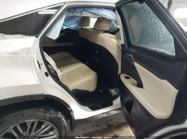 2T2JGMDA6NC079404 2022 LEXUS RX - Image 8