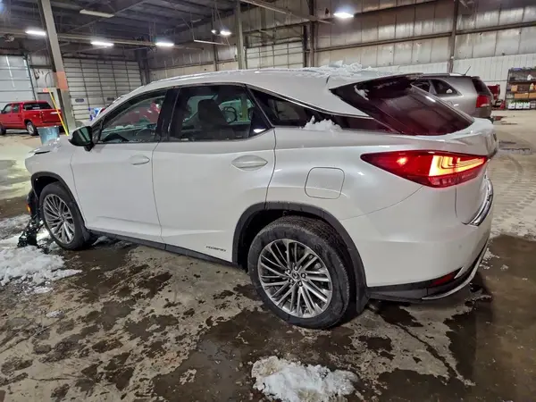 2T2JGMDA7NC091934 2022 LEXUS RX - Image 2
