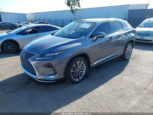 2T2JGMDAXLC048847 2020 LEXUS RX - Image 2