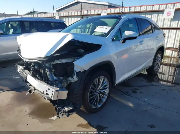 2T2JZMAA0NC225715 2022 LEXUS RX - Image 2