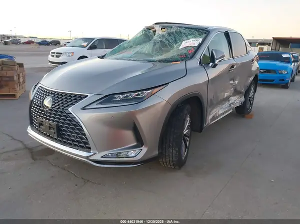 2T2JZMAA3MC217591 2021 LEXUS RX - Image 2