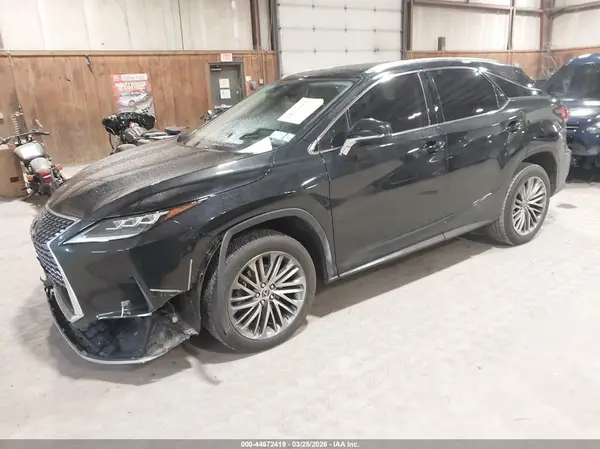 2T2JZMAA7MC219103 2021 LEXUS RX - Image 2