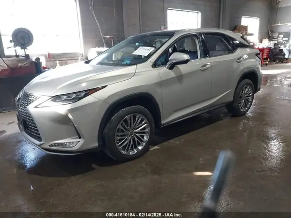 2T2JZMDAXMC261664 2021 LEXUS RX - Image 2
