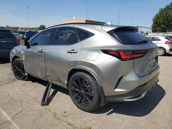 2T2KGCEZ3NC005585 2022 LEXUS NX - Image 2