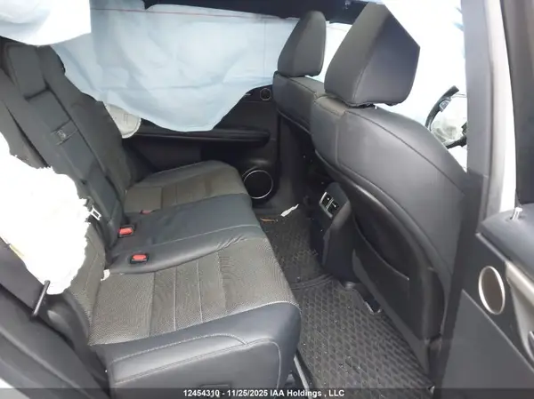 2T2YGMDA4NC081697 2022 LEXUS RX - Image 8