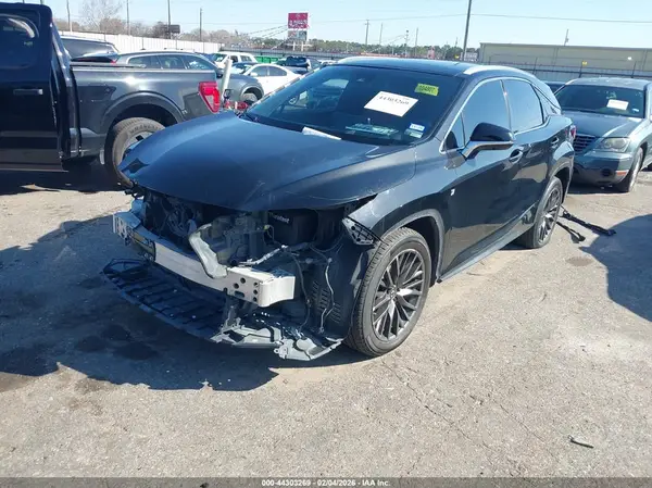 2T2YZMDA1LC239436 2020 LEXUS RX - Image 2