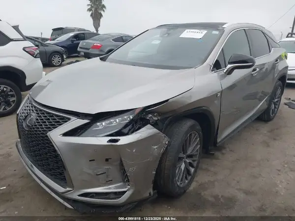 2T2YZMDA9LC257781 2020 LEXUS RX - Image 2