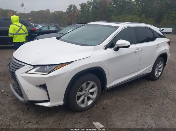 2T2ZFMCA1GC001414 2016 LEXUS RX - Image 2