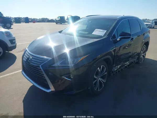 2T2ZZMCA2JC101813 2018 LEXUS RX - Image 2