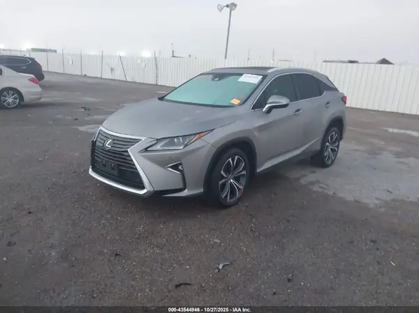 2T2ZZMCA3JC117003 2018 LEXUS RX - Image 2