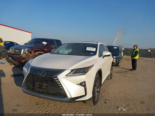 2T2ZZMCA5JC101739 2018 LEXUS RX - Image 2