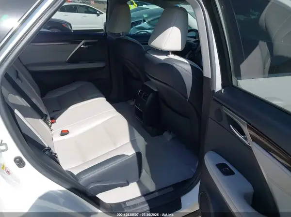 2T2ZZMCA8KC135594 2019 LEXUS RX - Image 8